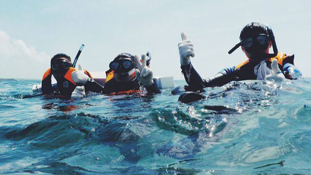 фото нанесения макияжа на лицо девушки 