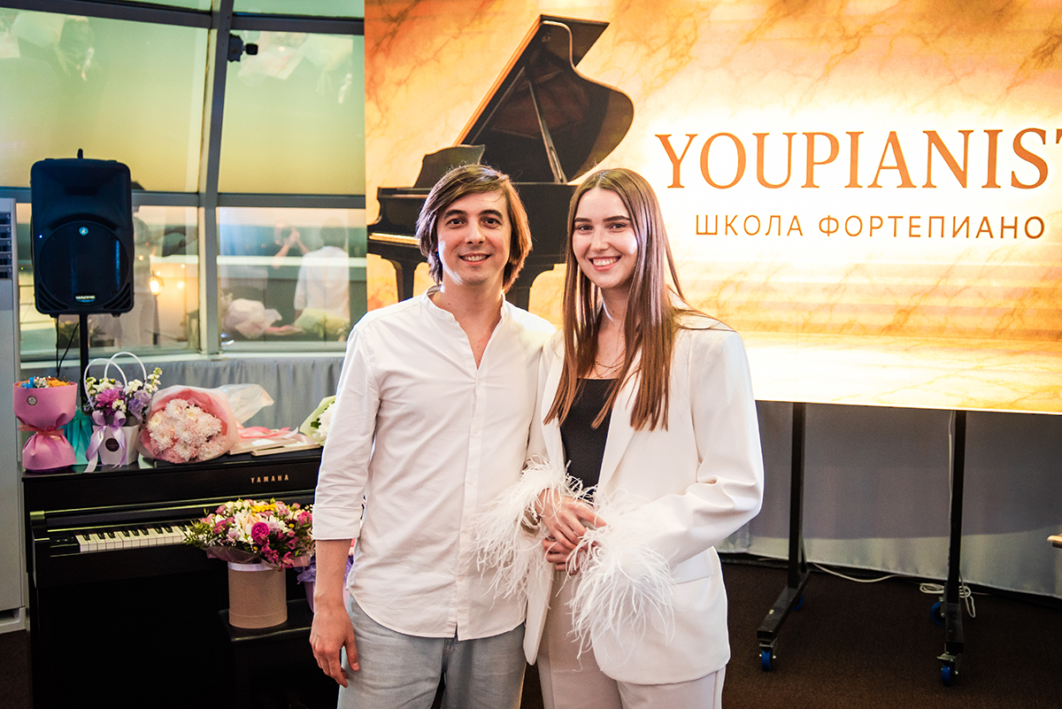 Роман и Вероника, 2025