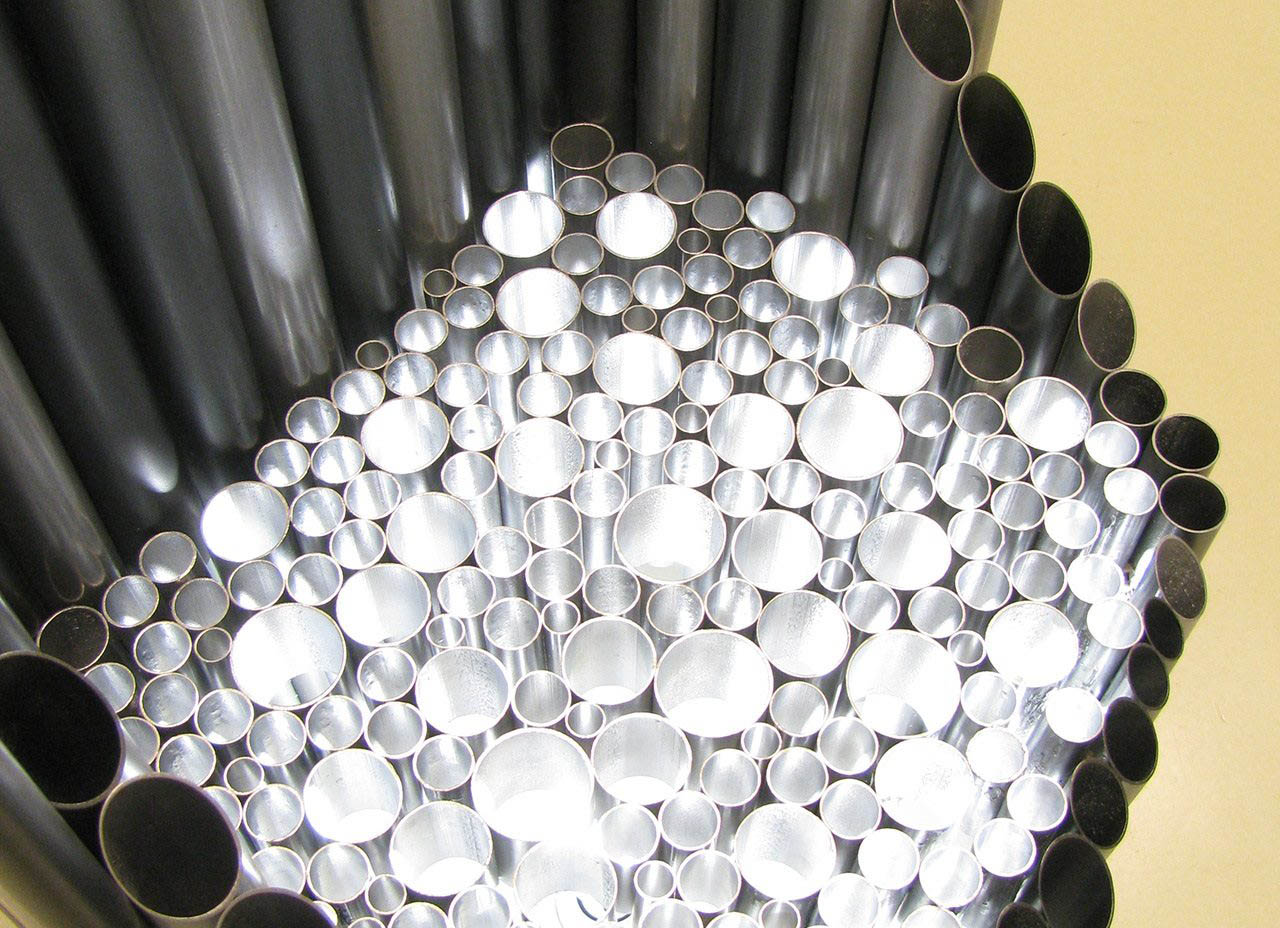 Дизайнерское кресло из труб 