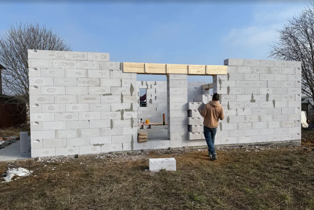 Дом из газобетона строительство стены кладка