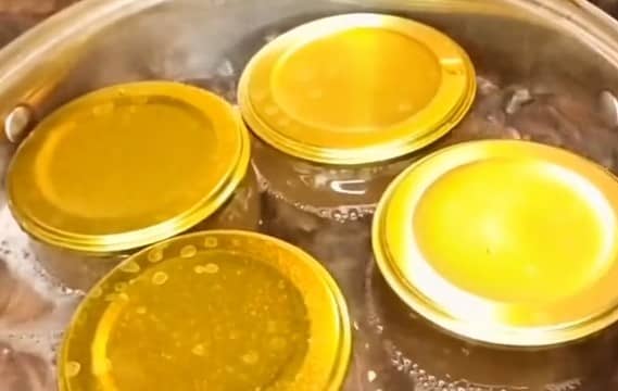 Приготовление холодца в банках: шаг 7