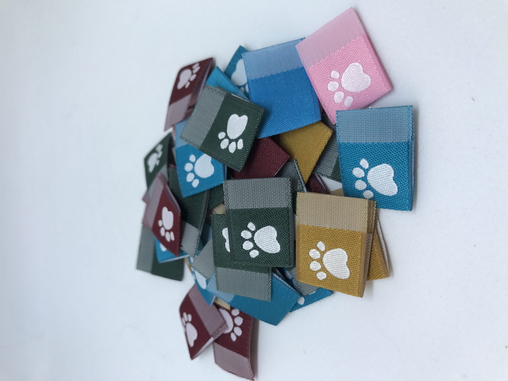 Жаккардовые этикетки