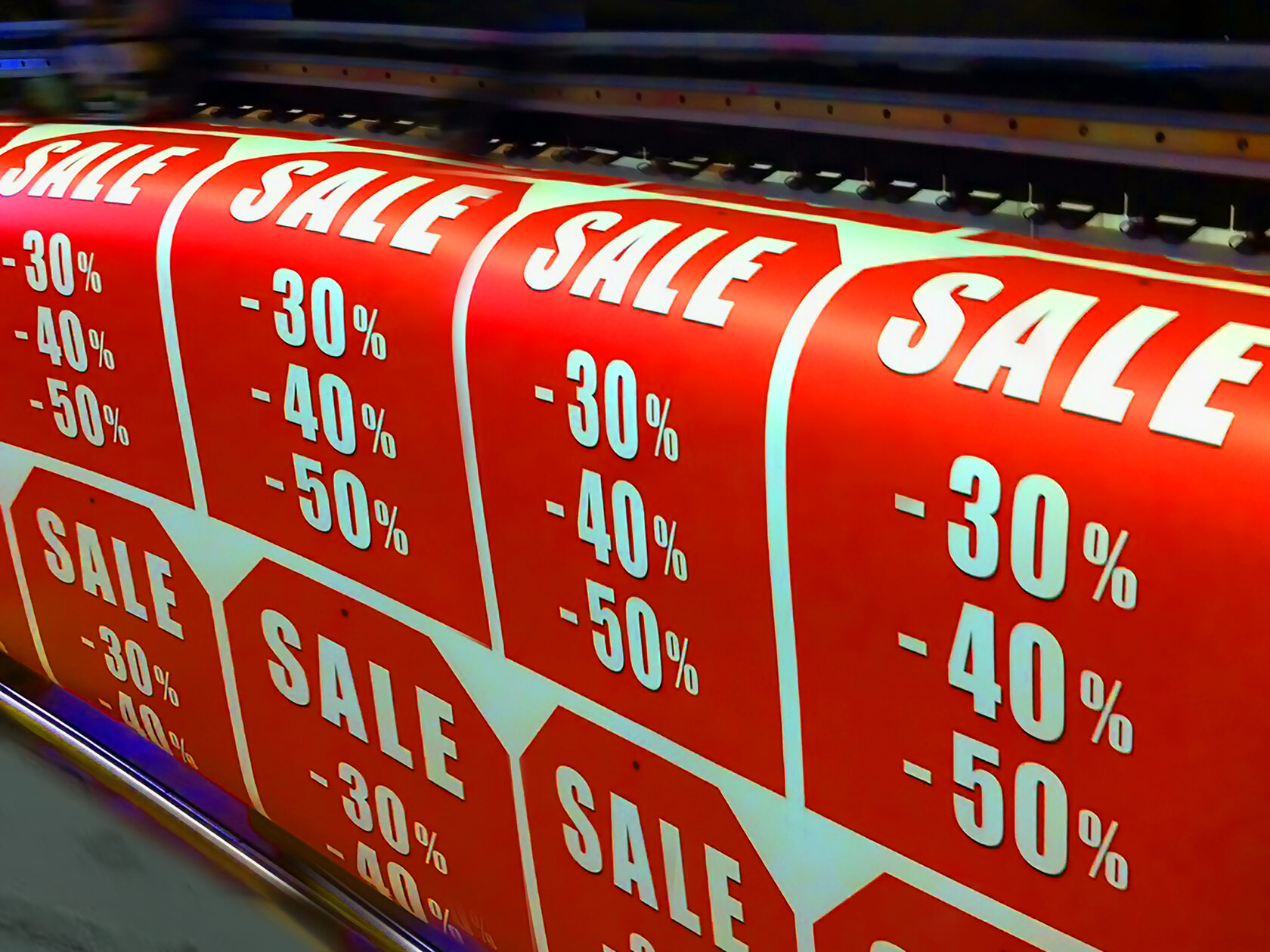 Самоклеющийся баннер. Широкоформатная печать баннер. Печать на самоклеющейся пленке. Наклейки на оракале. Широкоформатная печать на пленке.