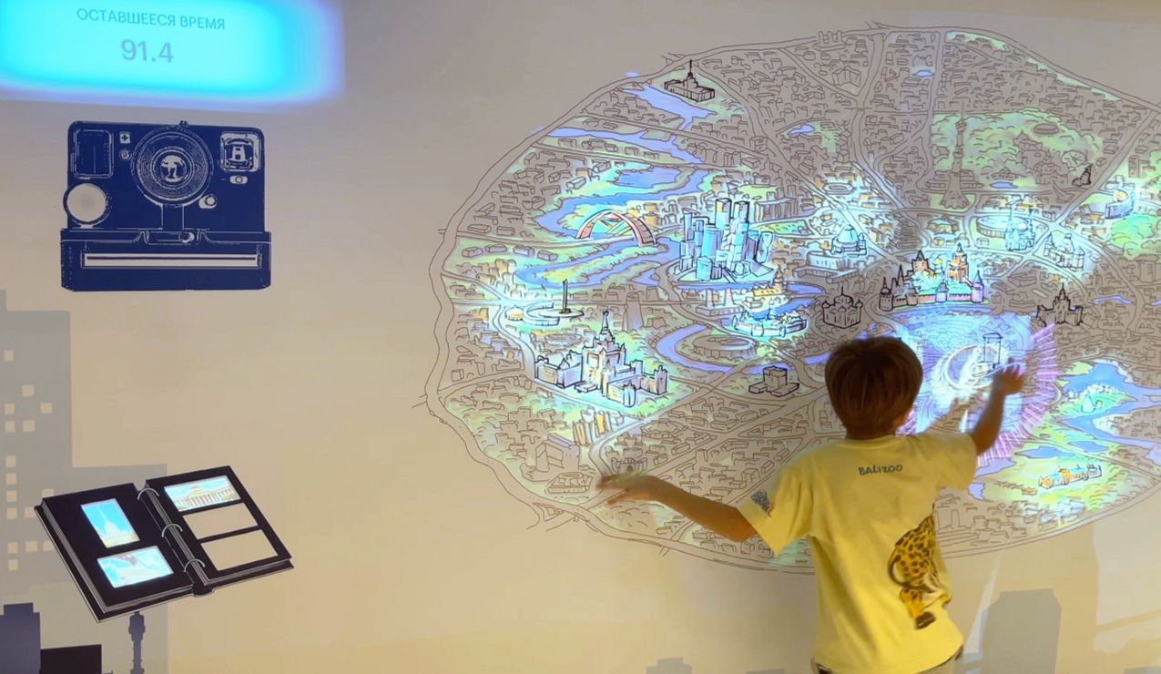 интерактивная настенная проекция, созданная в конструкторе EV Toolbox 