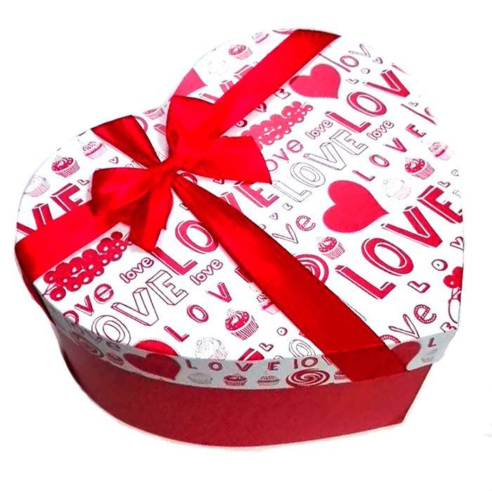 First gifts. Коробка сердце. Подарочная коробка сердце. Коробки в виде сердца. Подарок коробка сердечко.