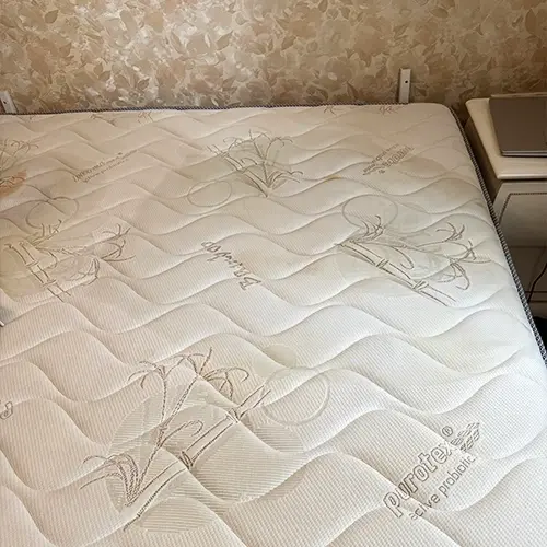 Химчистка матраса на дому в Москве от вина