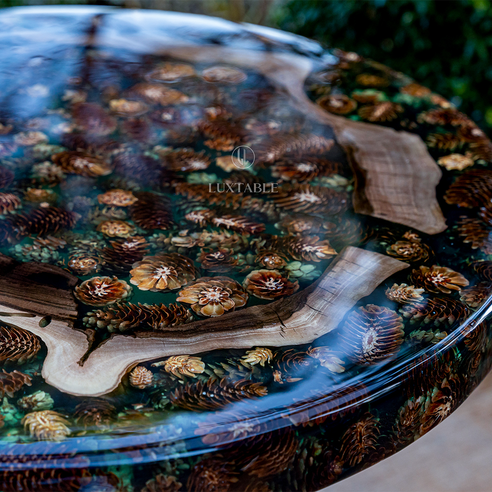 Tavolo rotondo da pranzo in olmo e resina verde bosco