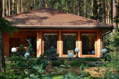 Баня с пластиковыми окнами Свидом