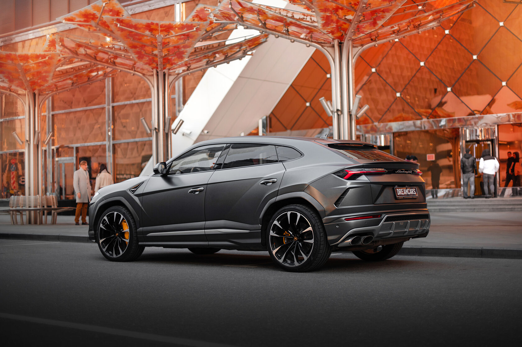 ламборгини урус аренда. Urus lamborghini 2021 черный матовый. ламборгини урус е007нн154. Lamborghini urus 2021 orange. ламбо урус в москве.