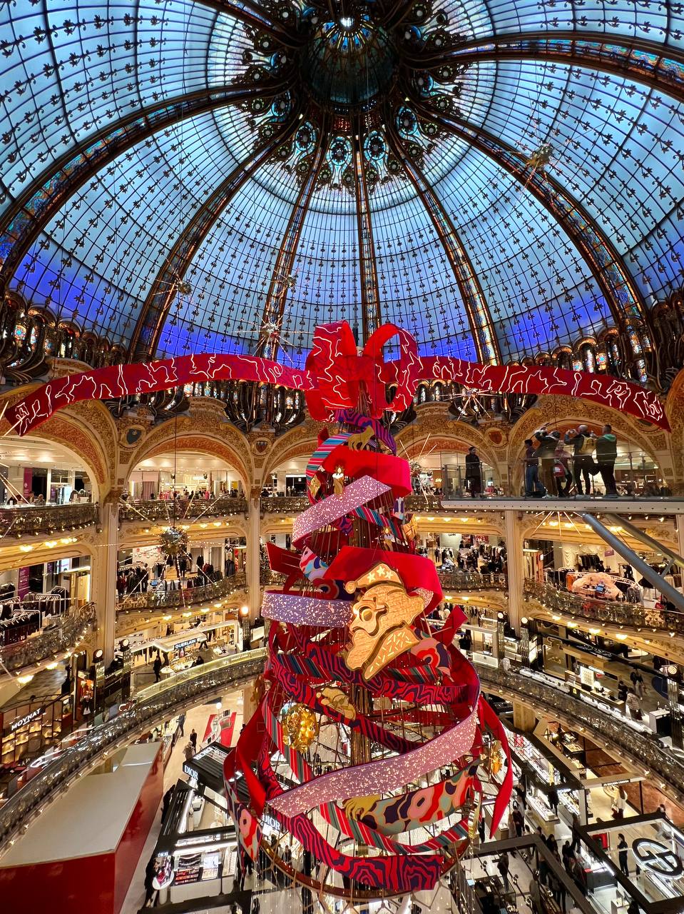 Новый год в Париже