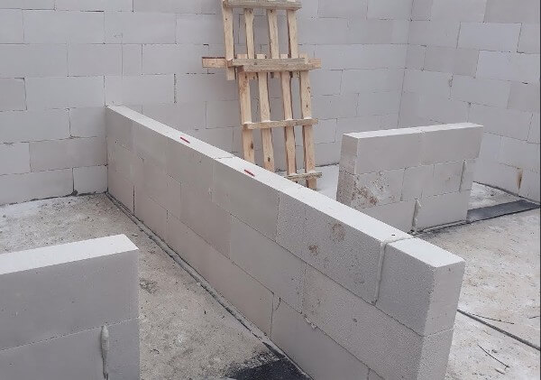 Перегородки из газобетона