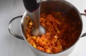 Приготовление кабачковой икры на зиму: шаг 13