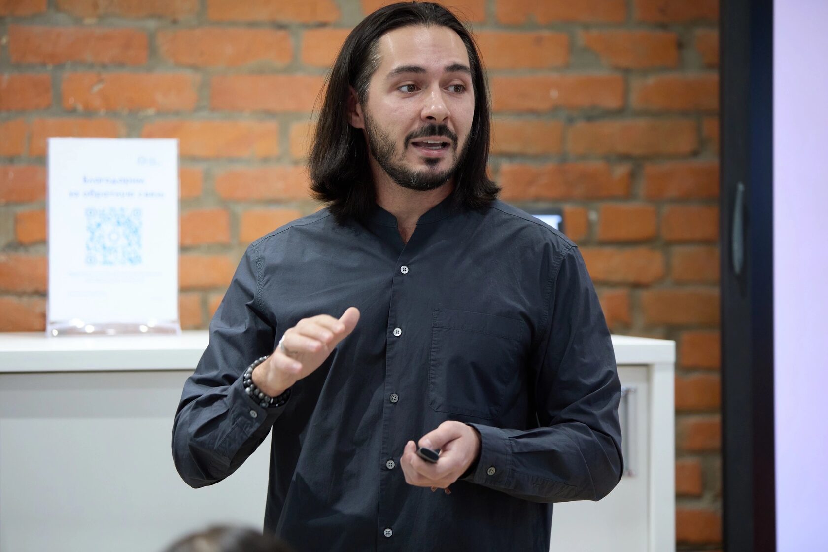 Сергей Теймуров проводит семинар по маркетингу