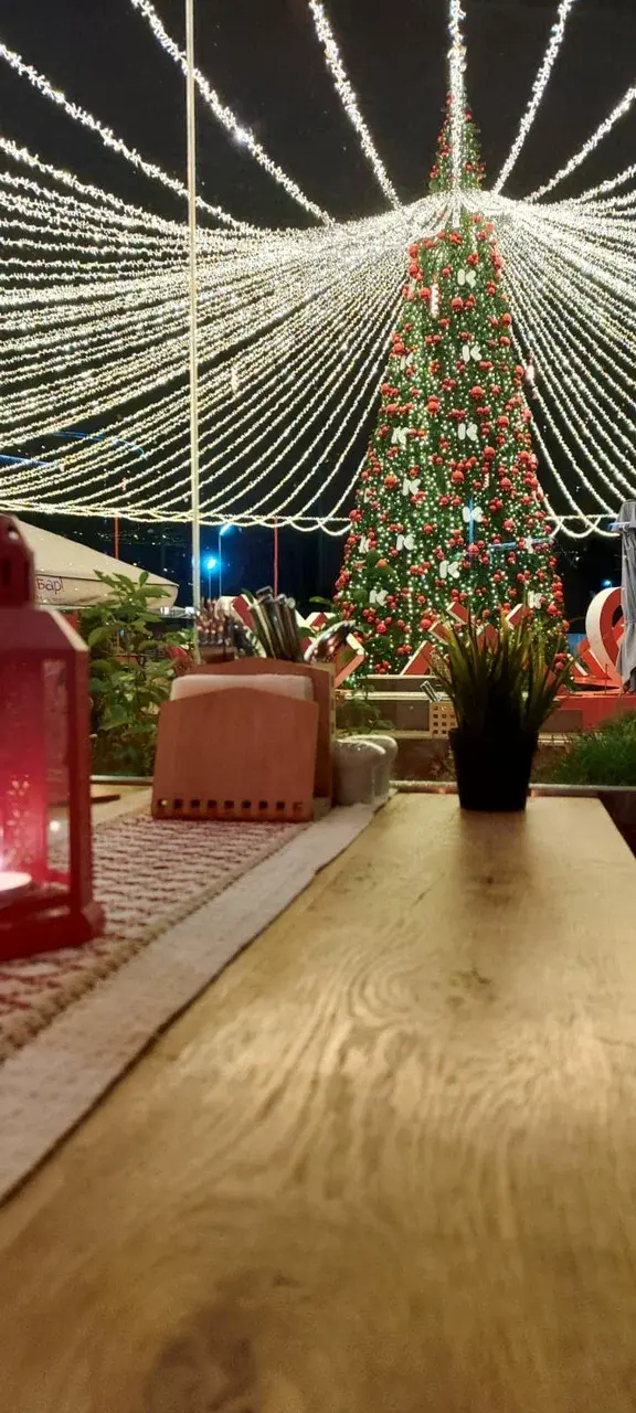 Подача блюд и сервировка