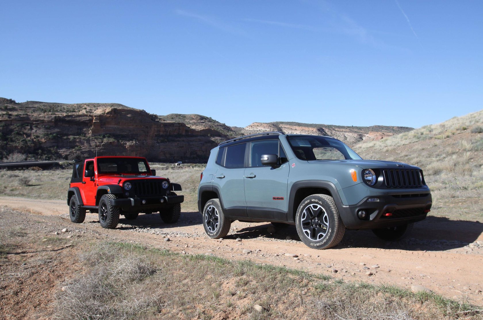 Ренегат. Джип Renegade; 2017г.. Shell ab-l Jeep Renegat. Лифтованный Ренегат. Фото Renegat.