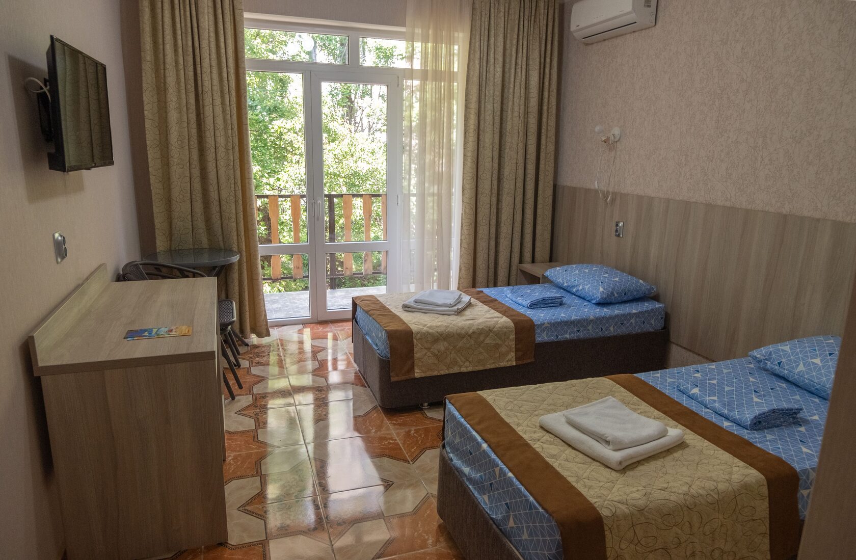 Двухместный номер с видом на горы