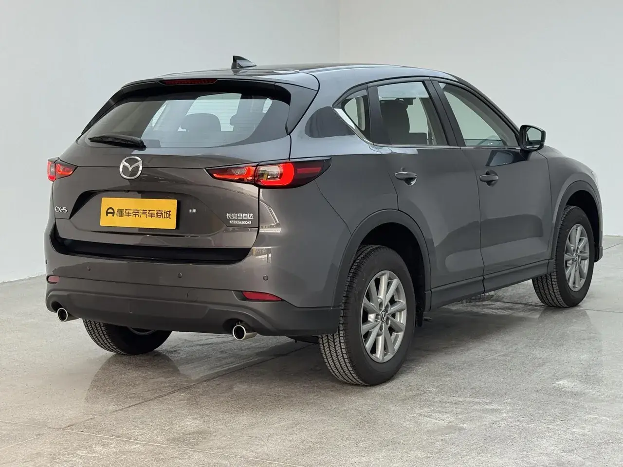 Mazda CX-5 — задний ракурс