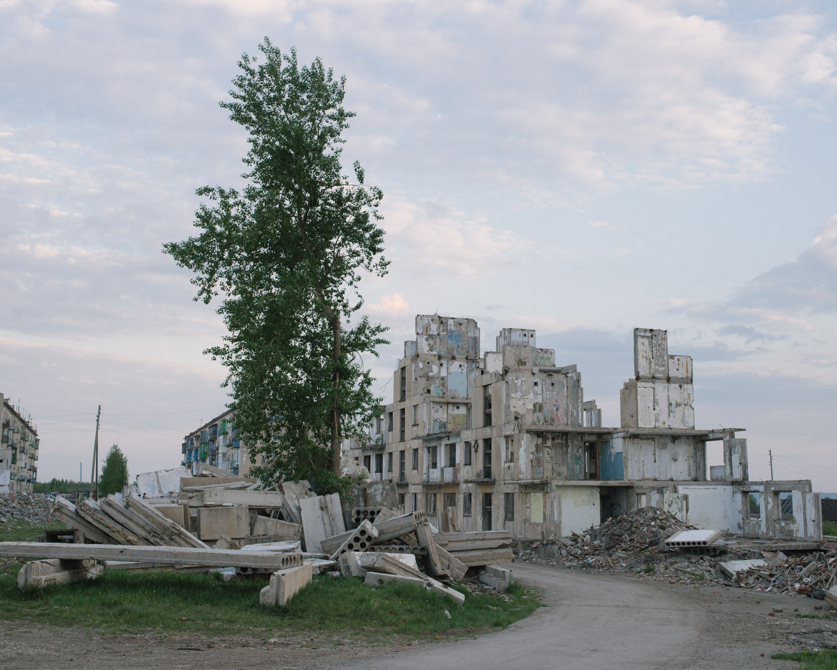 Поселок после. Посёлок Юбилейный Пермский край. Юбилейный Пермский край заброшенный город. Поселок Юбилейный Пермь. Поселок Юбилейный Гремячинский район.