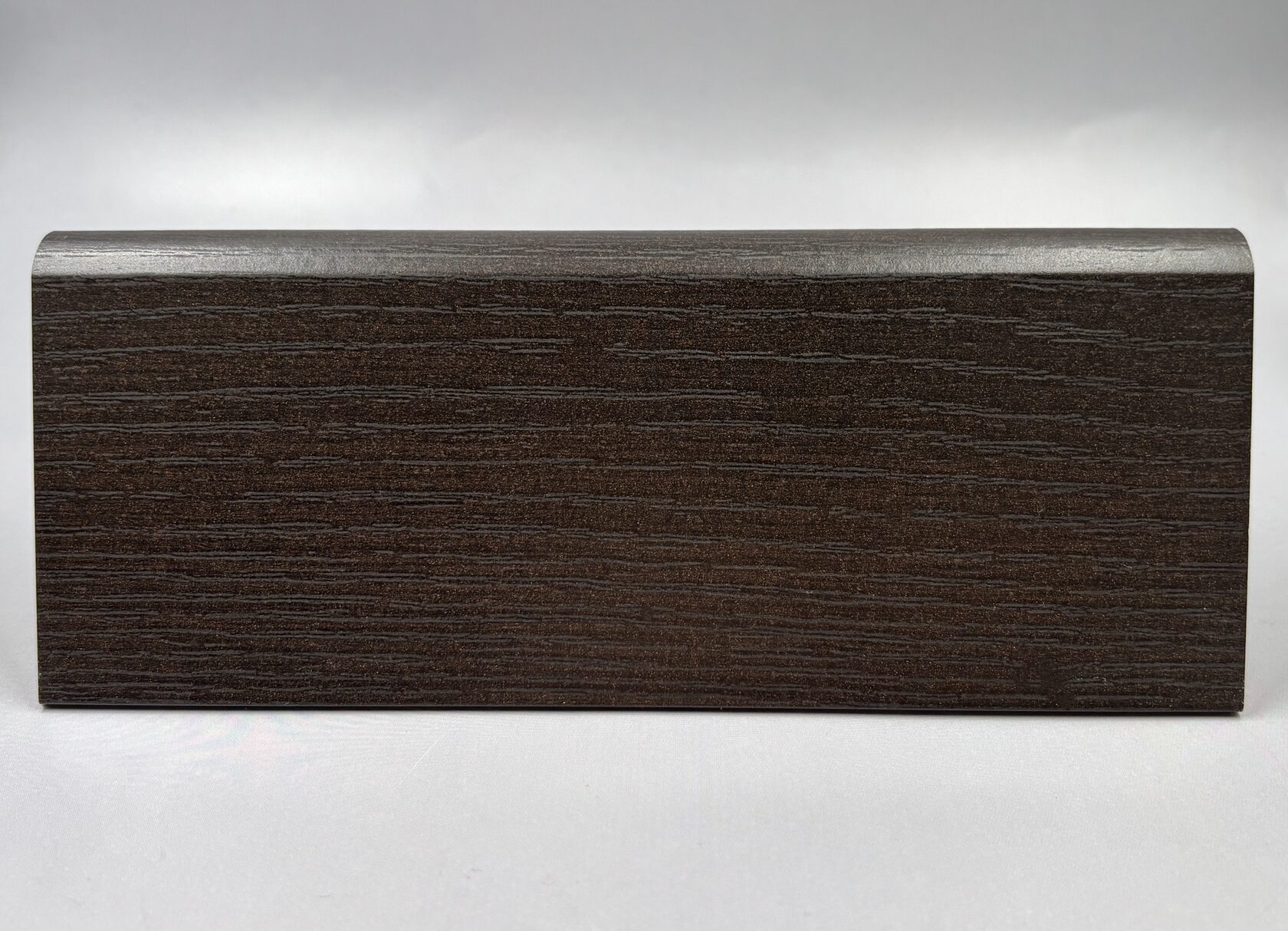 Плинтус МДФ под дерево, под дуб для ламината и паркета в Санкт-Петербурге (СПб)