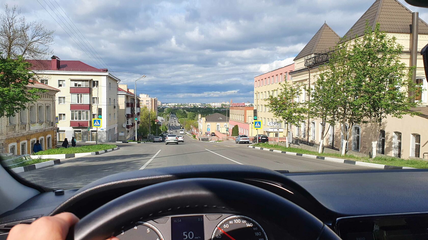 Получи права в Старом Осколе - в автошколе Ментор, учим вождению