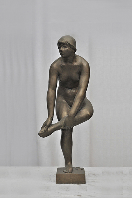 интерьерная скульптура девушка купальщица