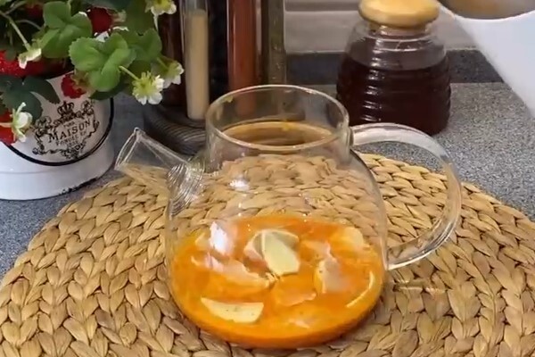 Приготовление облепихового чая из замороженной облепихи: шаг 3