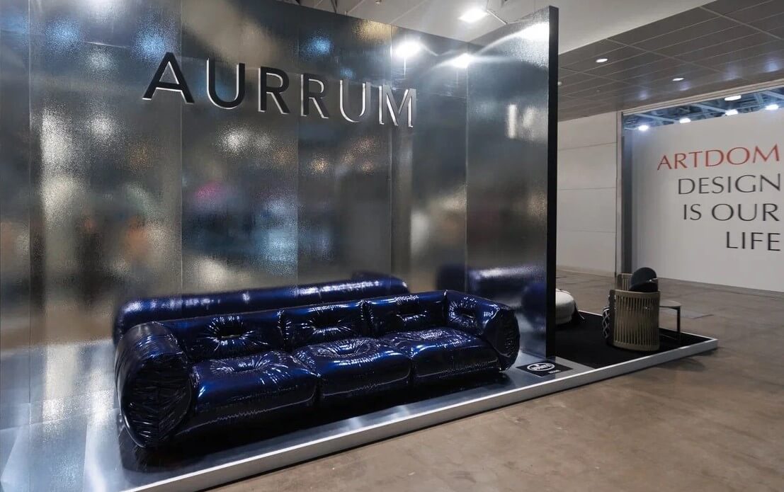 Экспозиция Bugatti Home, представленная компанией AURRUM на выставке Artdom 2025