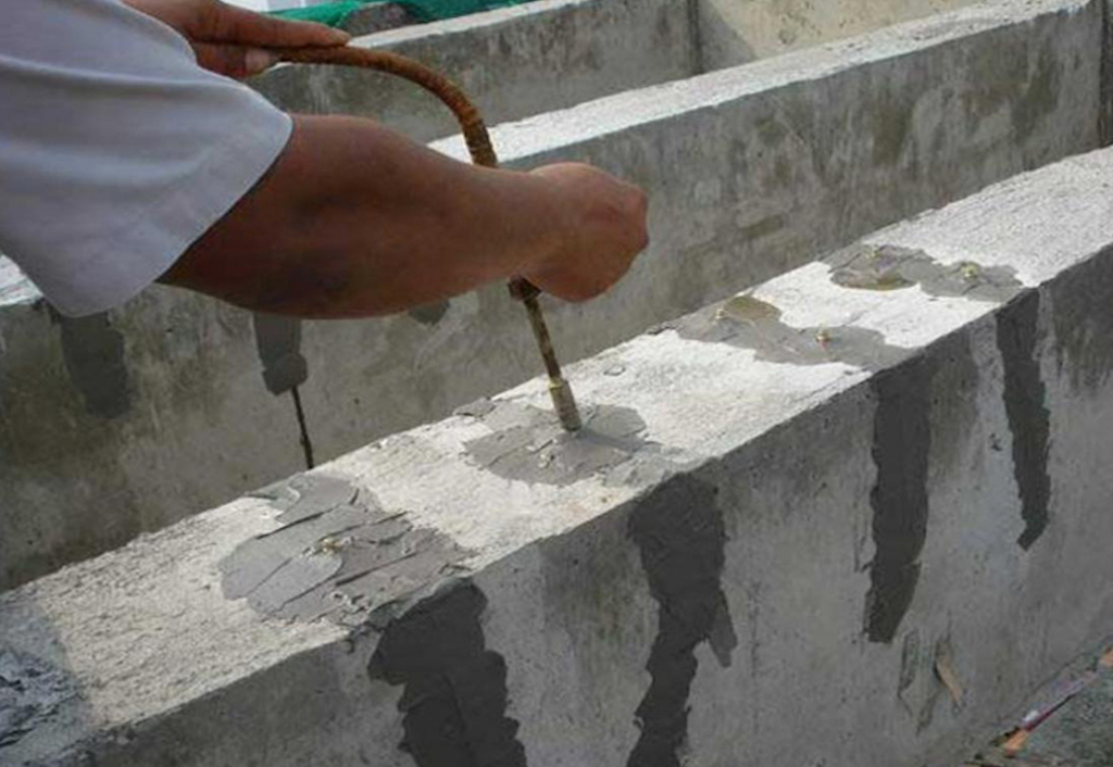Заполнили трещину. Инъектирование трещин в бетоне. Гидроизоляция бетона инъектированием. Технология инъектирования бетона. Инъектирование бетона гидроизоляция.