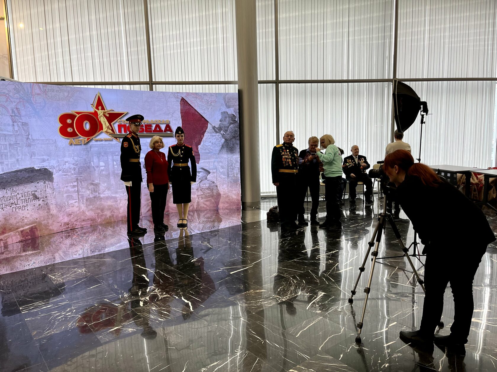 Выездная фотостудия с печатью фото на деловом событии