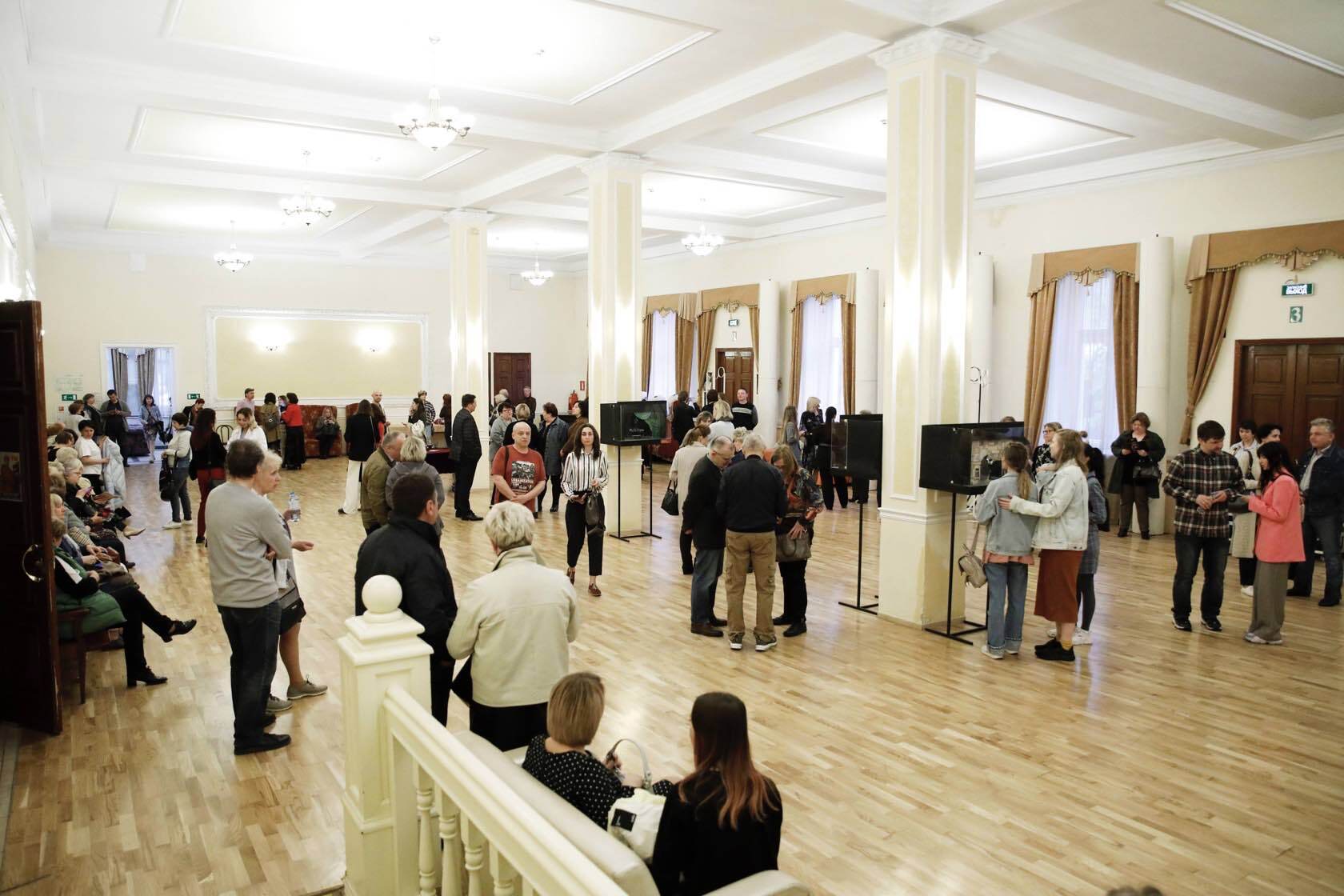 Собака с дамочкой в Серпухове 00002