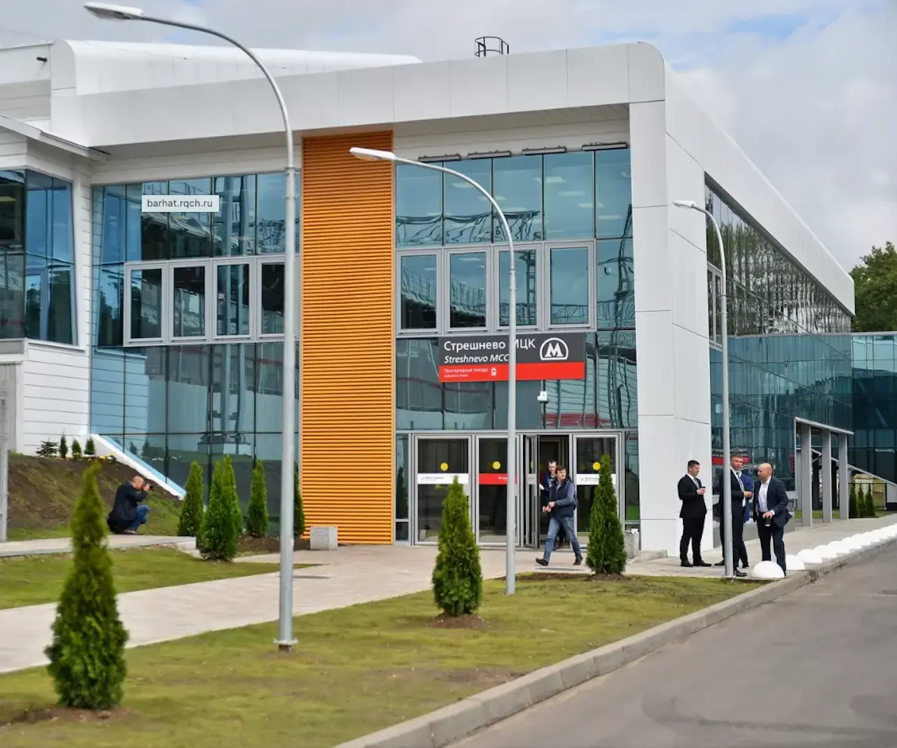 Станция МЦК Стрешнево в Москве снаружи