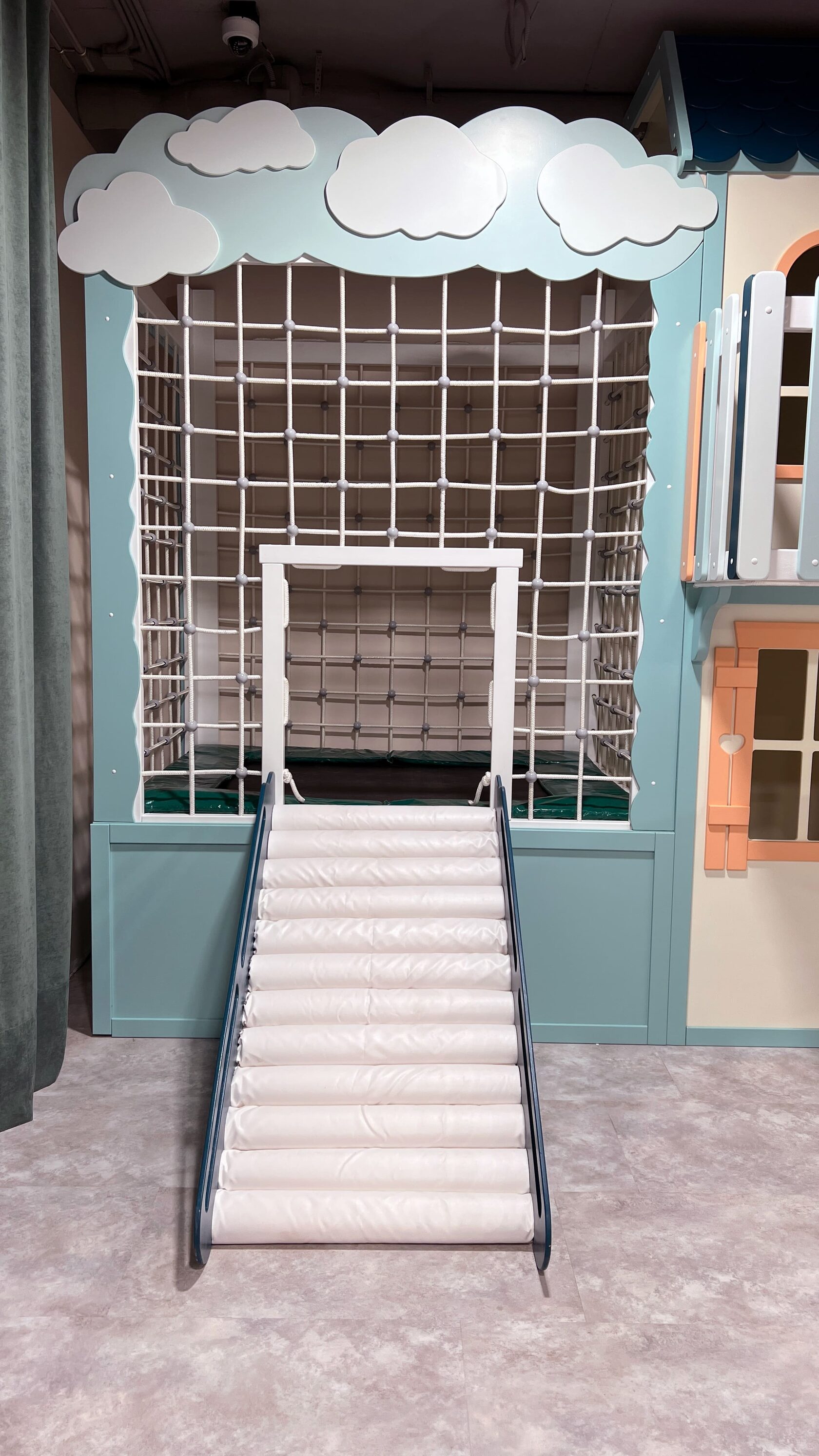 Игровой домик батут для детского лофта