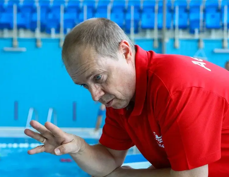 Нужен тренер по плаванию. Тренер школы плавания. Школа плавания Кудряшова тренер Коновалов.