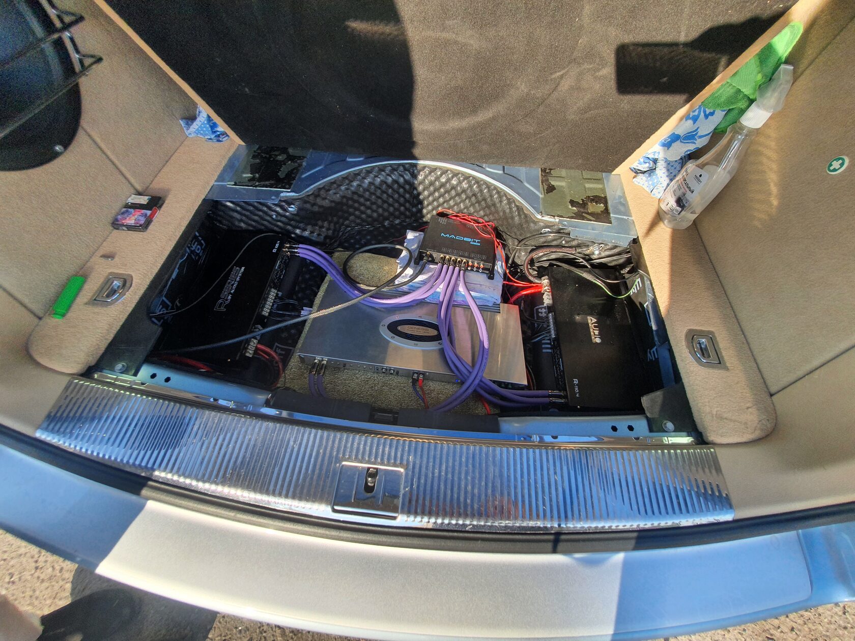 устанвока усилителей volkswagen touareg