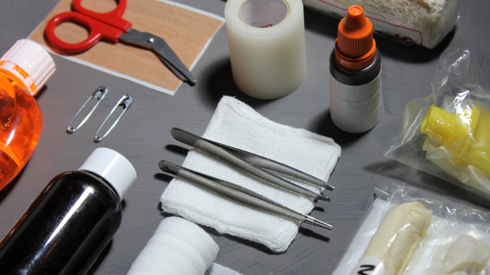 Зачем нужна аптечка первой помощи спасателей