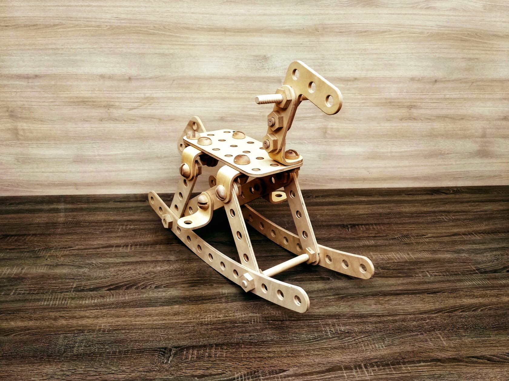лошадка-качалка, фанерный конструктор, металлический конструктор, деревянный конструктор