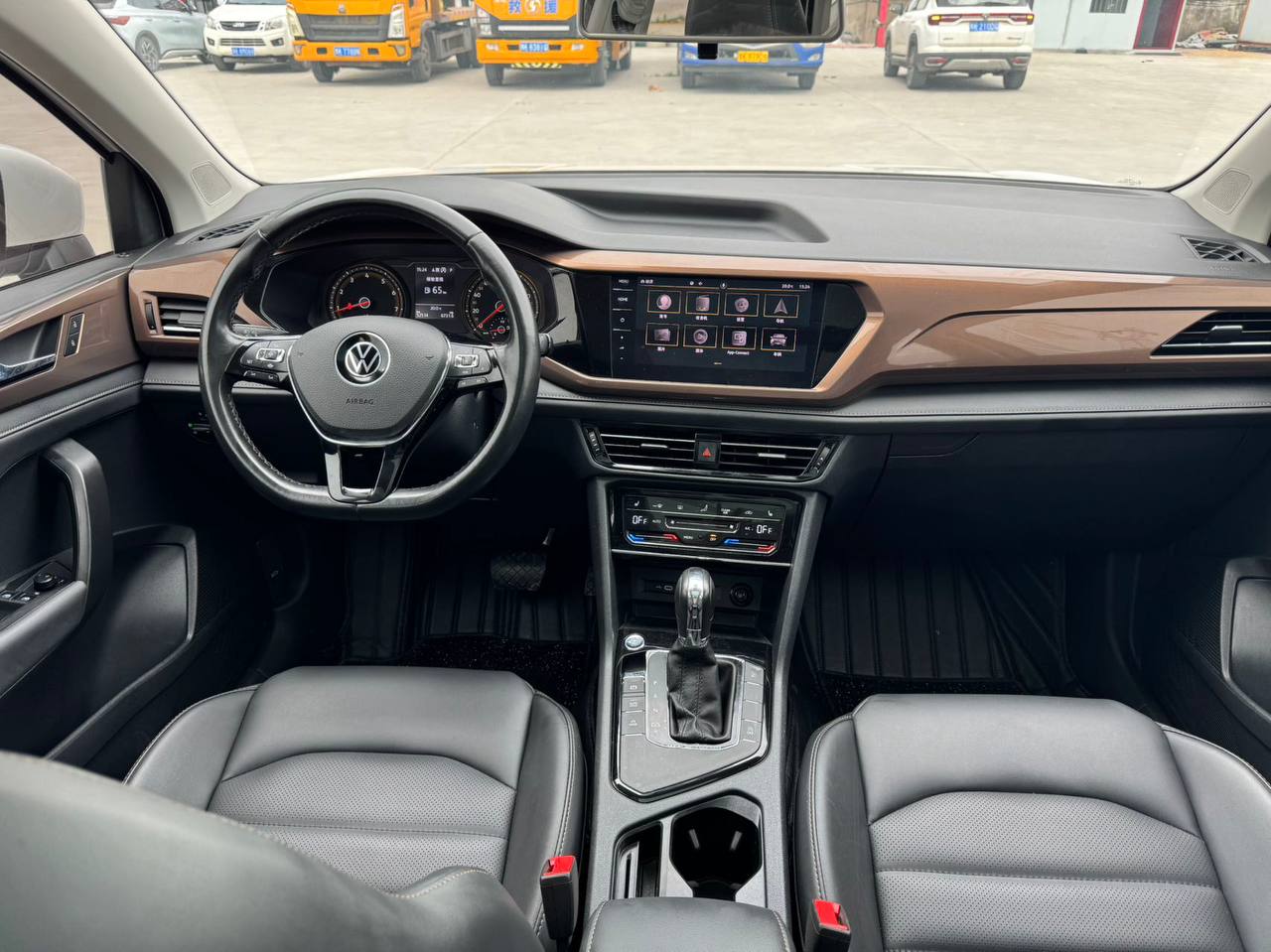 Volkswagen Tharu