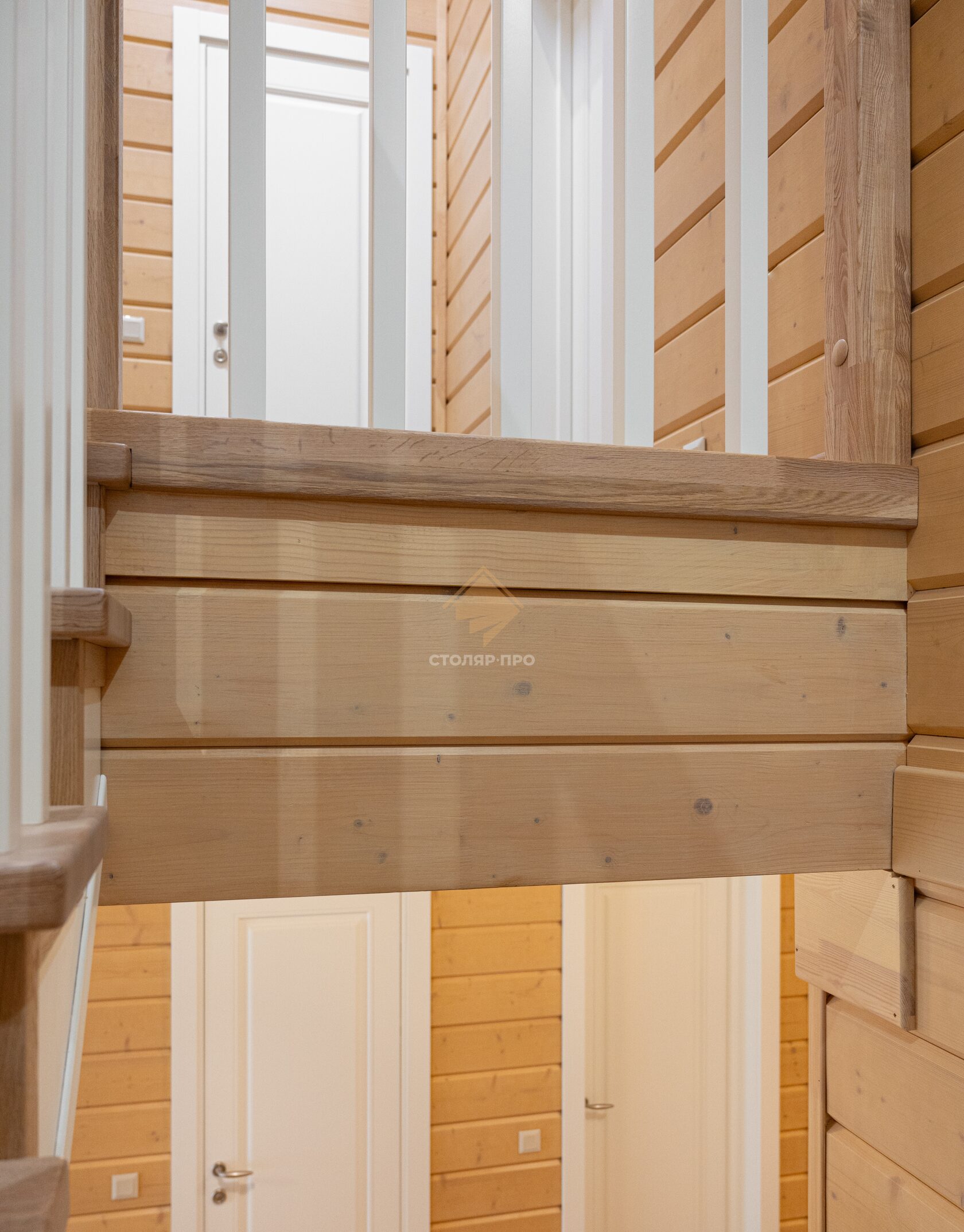 Отделка металлической лестницы, облицовка деревом металлического ...