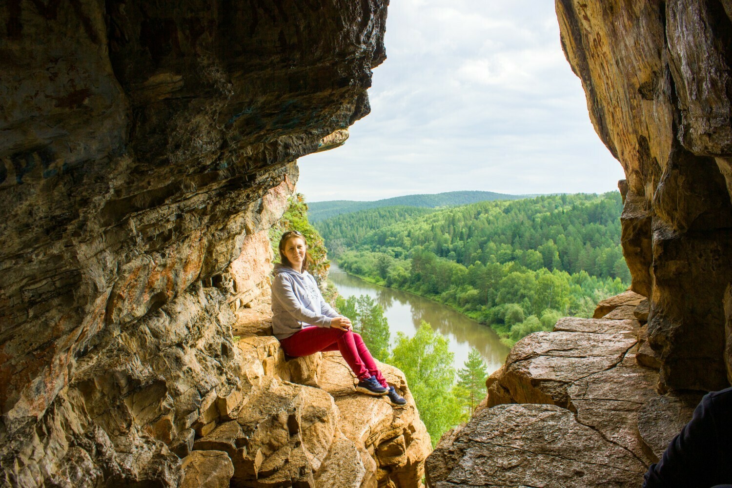 базы отдыха в горах урала летом. турпоездка в башкирию. турбазы южного урала в горах. айгир хребет караташ. айгир хребет караташ.