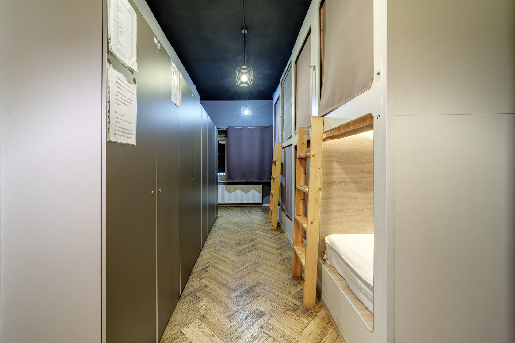 Хостел капсула москва. Сон новослободская. Хостел слип спейс капсулы. Cube capsule hotel москва. Сон в кубе хостел москва.