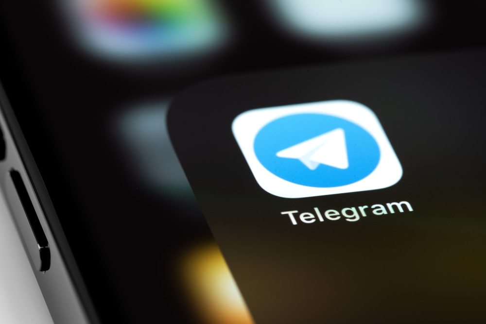 В Telegram можно общаться в личных сообщениях, вступать в каналы и группы
