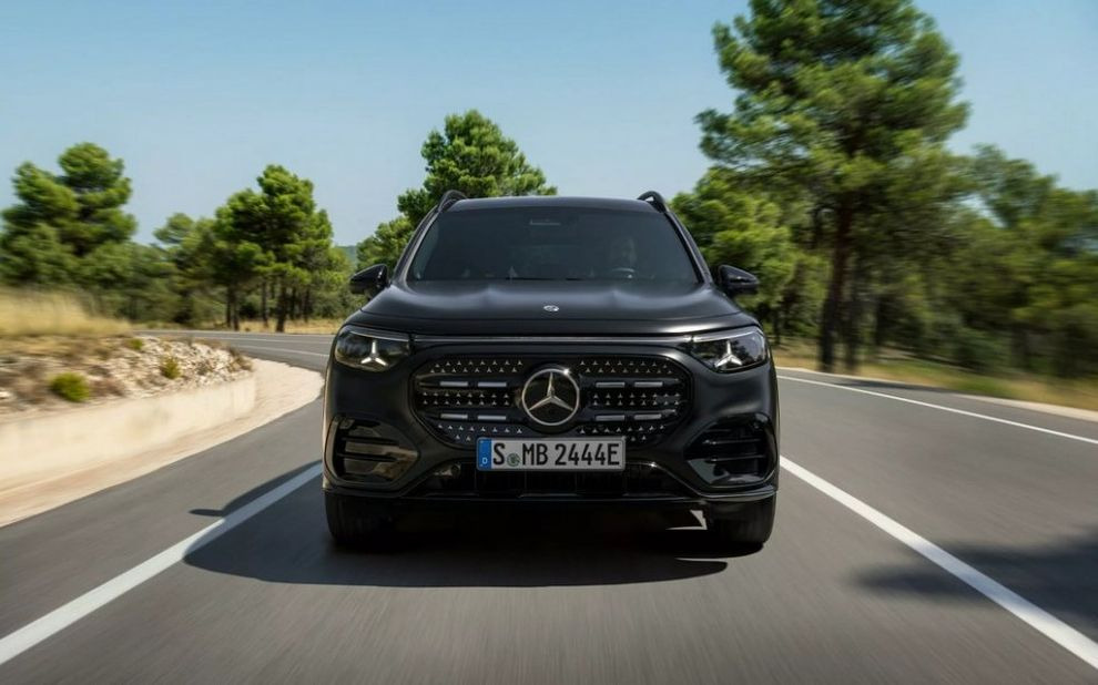 Новый Mercedes‑Benz GLB: теперь на батарейках, с умным салоном и дерзкой внешностью