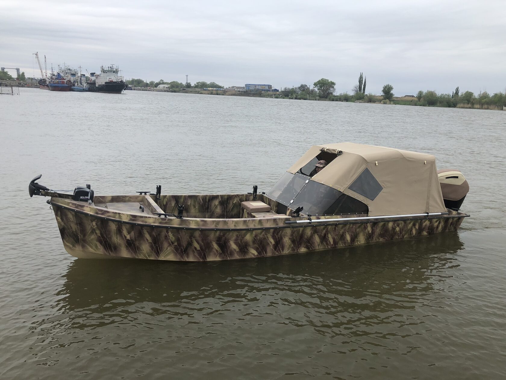 RIVERBOAT RASKAT