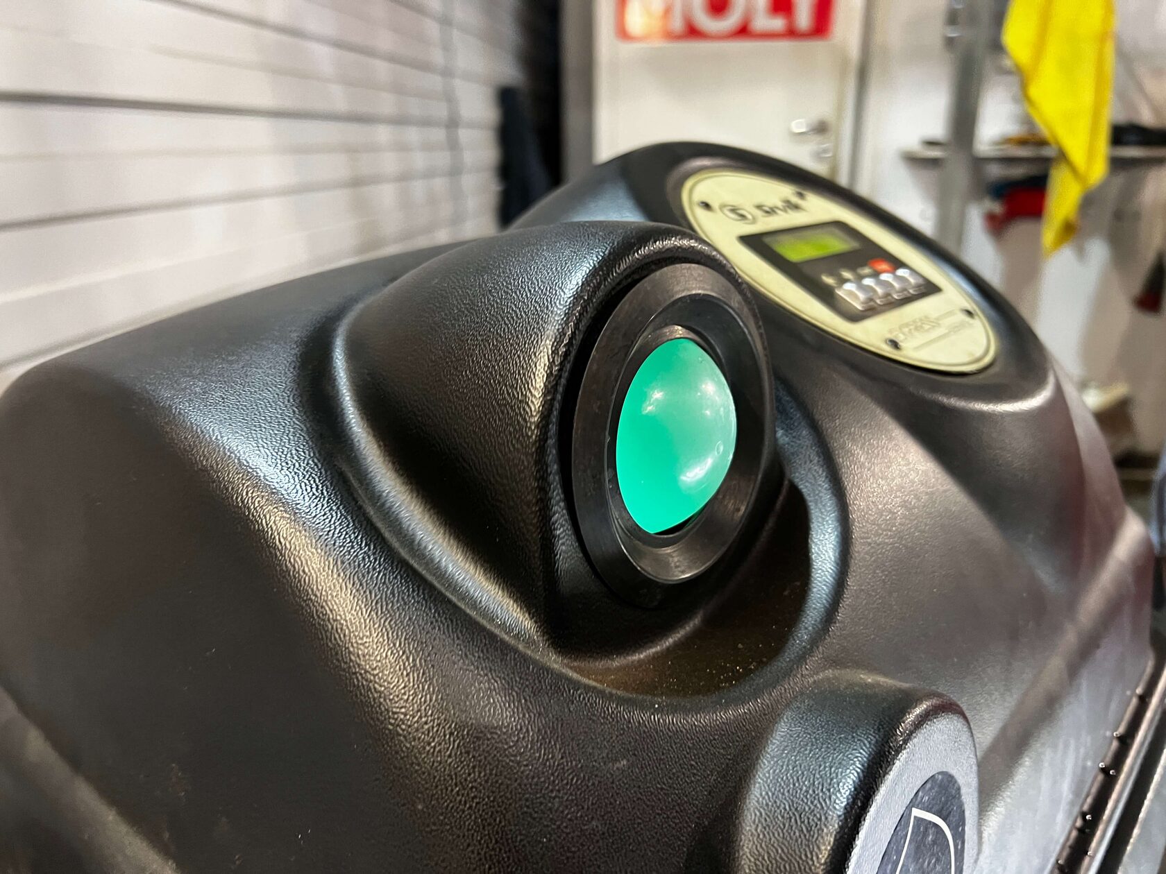 Процесс аппаратной замены охлаждающей жидкости