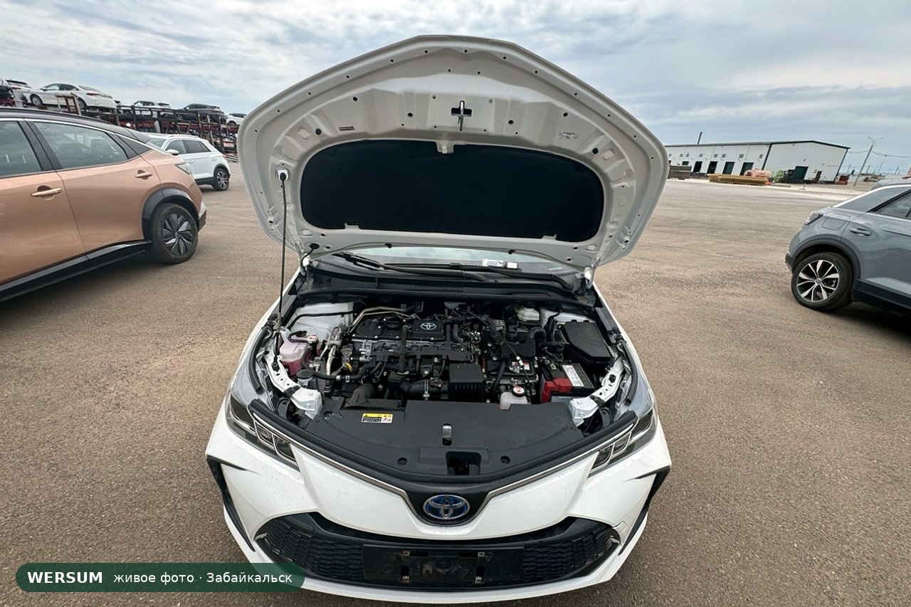 Toyota Corolla 1.8 混合动力版发动机舱
