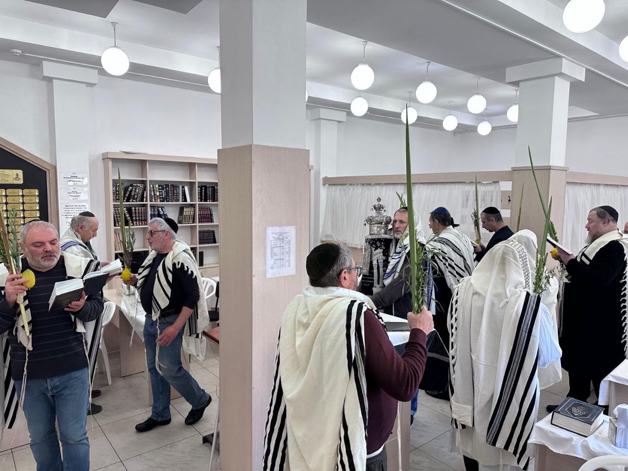 Ошана Раба 2025 в Минске - праздник света и молитвы в общине «Бейс Исроэль»