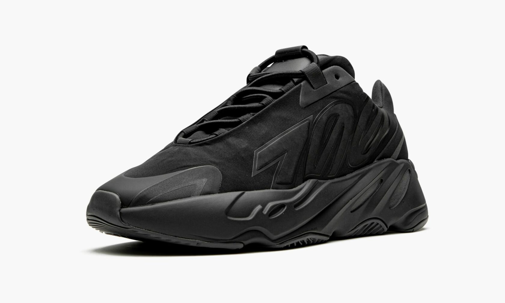 black yeezy boost 700 mnvn