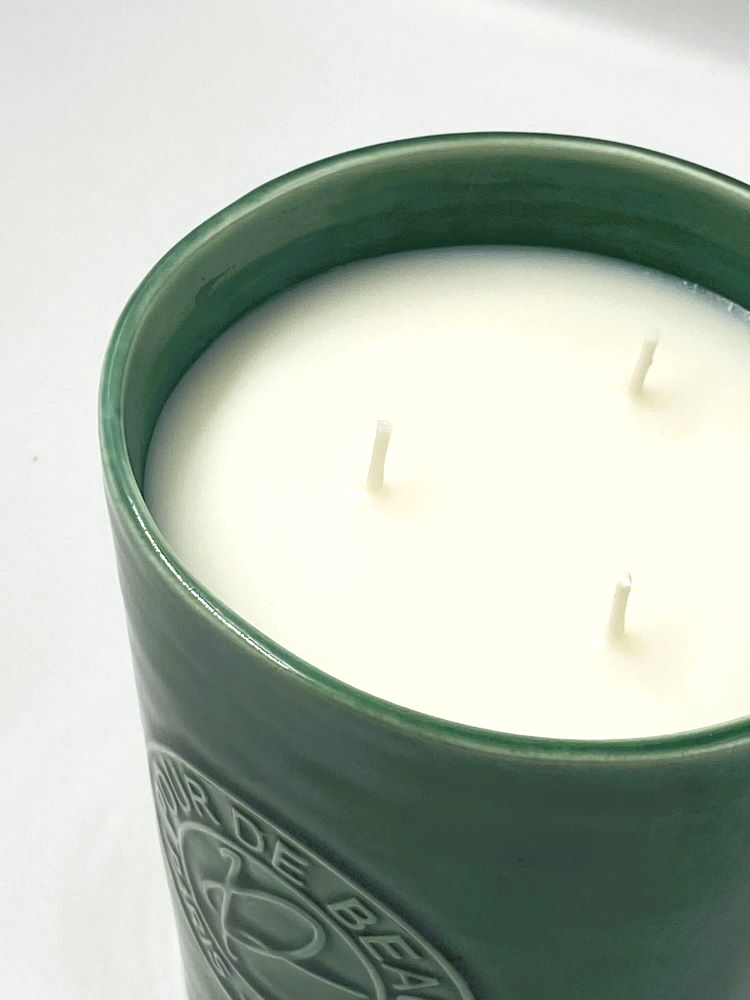 Большая свеча из зеленого фарфора