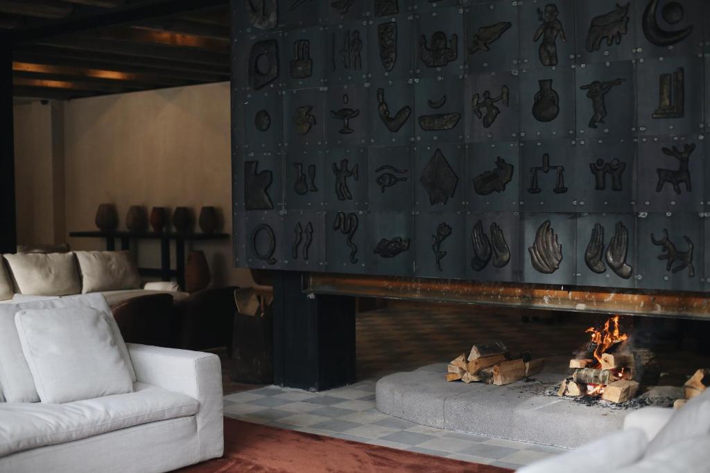 Rooms Hotel Kokhta фасад в горах