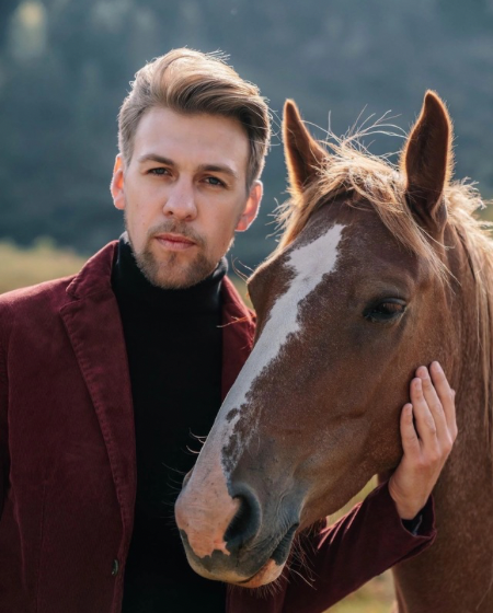 Ведущий публичных мероприятий Никита Анисимов